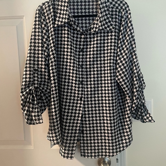 Black and White Houndstooth Women's Top - Picture 1 of 6